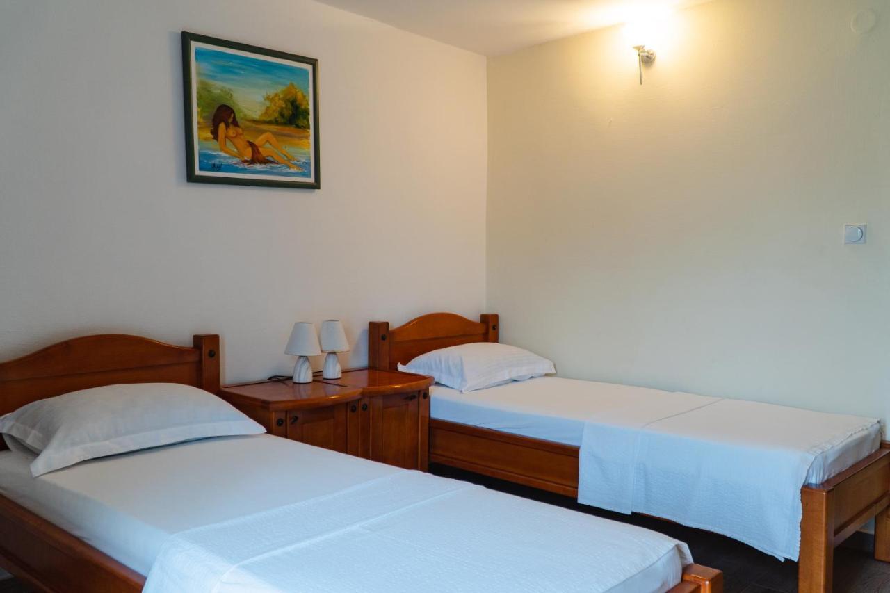 Guest House Buskovic Budva Buitenkant foto