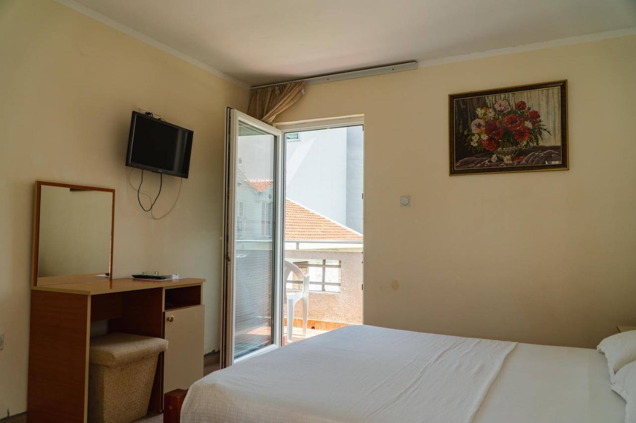 Guest House Buskovic Budva Buitenkant foto